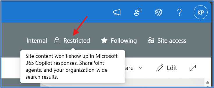 Barre d'en-tête d'un site SharePoint avec la mention Restricted et l'infobulle indiquant que le contenu du site n'apparaîtra pas dans les réponses de Microsoft 365 Copilot, les agents SharePoint ni la recherche à l'échelle de l'organisation
